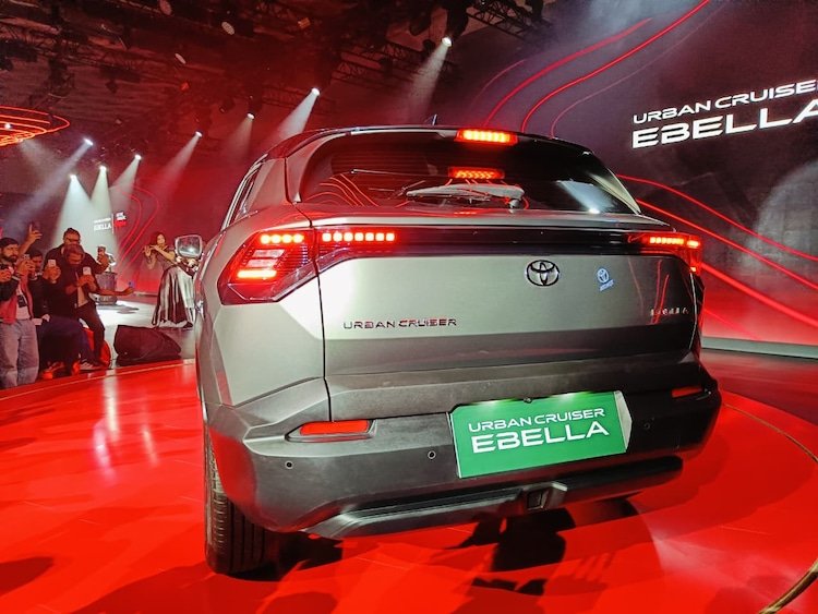 Представлен Toyota Urban Cruiser EBella &mdash; электрический кроссовер с запасом хода 543 км и ценой всего 21 тыс. долларов (1,5 млн рублей)