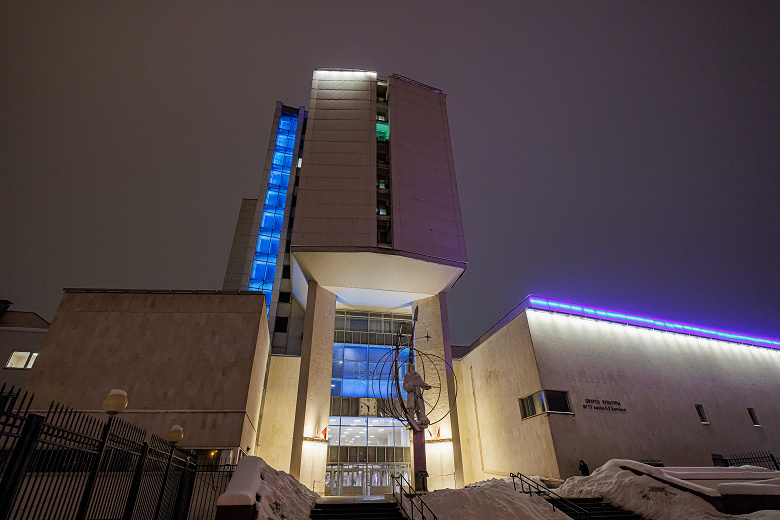 Для доступа требуется решить задачку: через Max можно менять подсветку университетов в реальном времени