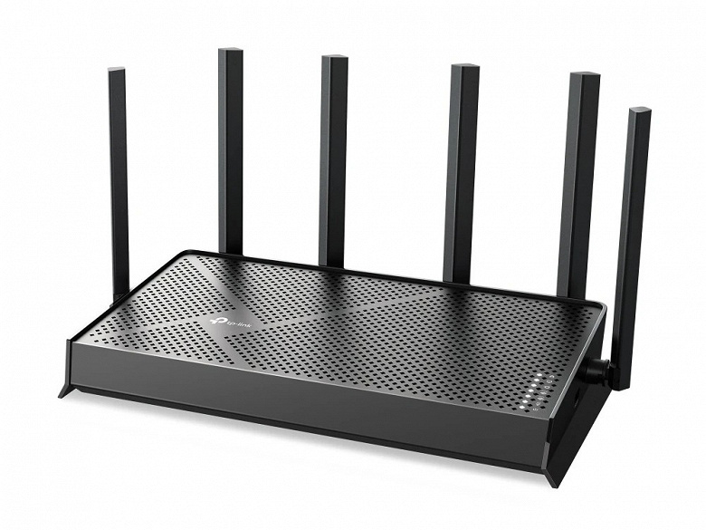 Трёхдиапазонная скорость до 12 000 Мбит/с, порты 10GbE RJ45, 2.5GbE RJ45 и 1GbE RJ45. Представлен беспроводной маршрутизатор TP-Link Archer BE670