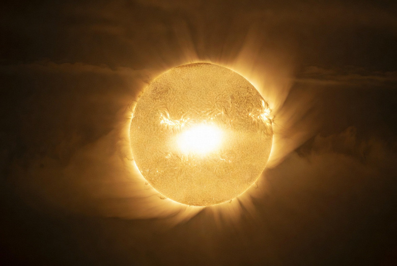 Крупнейшие солнечные пятна 2025 года просто исчезли — их поглотило светило