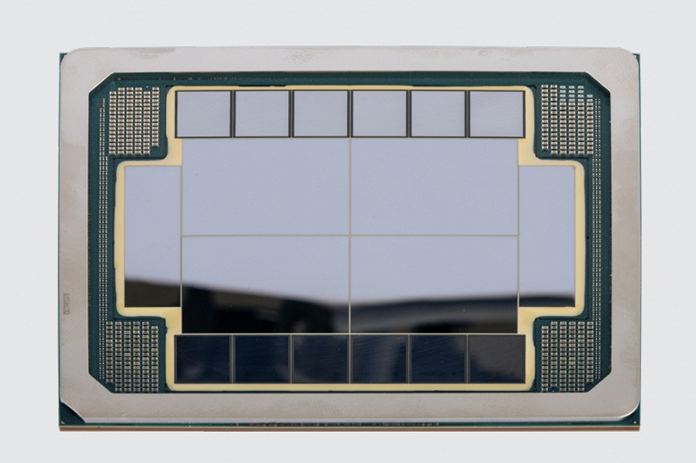 Intel показала, насколько огромные и сложные чипы может создавать уже сейчас. Демо-образец имеет шесть чиплетов и 12 стеков HBM4