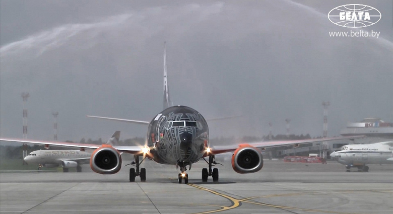 Последний полёт легенды: белорусский &laquo;Танколёт&raquo; Boeing 737-300 выведен из эксплуатации