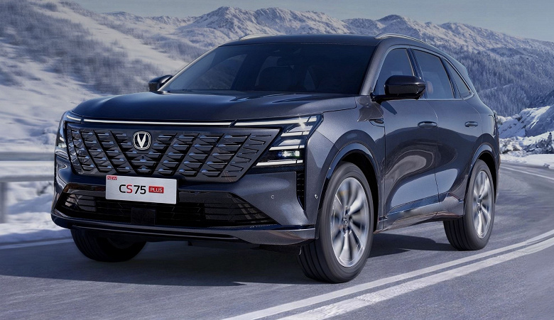 Changan CS75 Plus с &laquo;космическим&raquo; дизайном будут собирать в России, Changan CS75 Plus может подешеветь за счет появления переднеприводной версии
