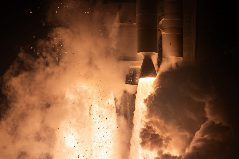 Спасти ракету Vulcan Centaur после разрыва сопла бокового ускорителя помогли беспроблемные двигатели Blue Origin