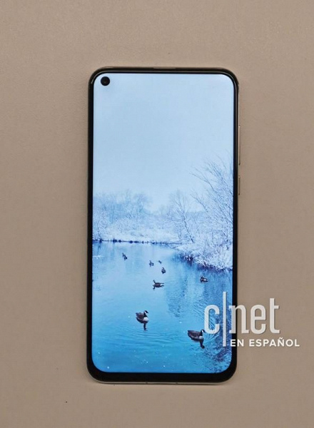 Huawei Nova 4 &ndash; первый смартфон производителя с &laquo;дырявым&raquo; экраном &ndash; засветился на качественных изображениях