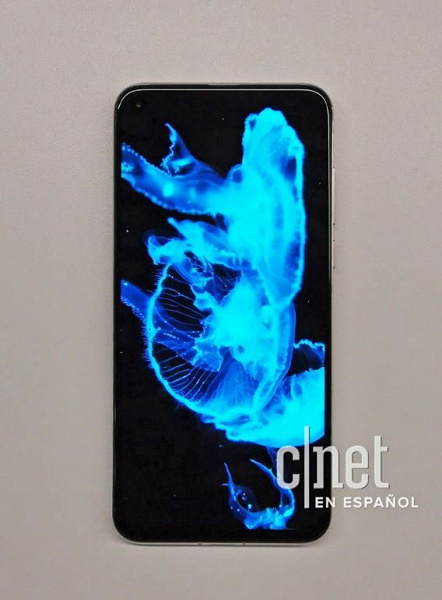 Huawei Nova 4 &ndash; первый смартфон производителя с &laquo;дырявым&raquo; экраном &ndash; засветился на качественных изображениях