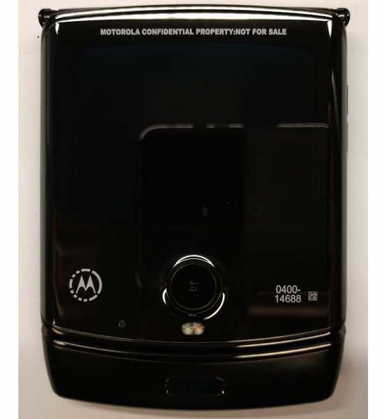 Галерея живых фото раскладушки Motorola Razr с гибким экраном от официального источника появилась перед самым анонсом