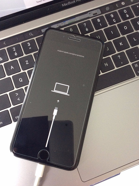 В бета-версии iOS 13 найден намек на то, что смартфон Apple iPhone XI получит USB-C