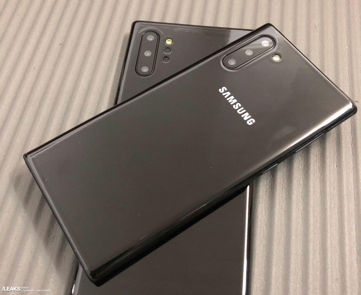 Реалистичные макеты Samsung Galaxy Note10 и Galaxy Note10+ сфотографированы со всех сторон