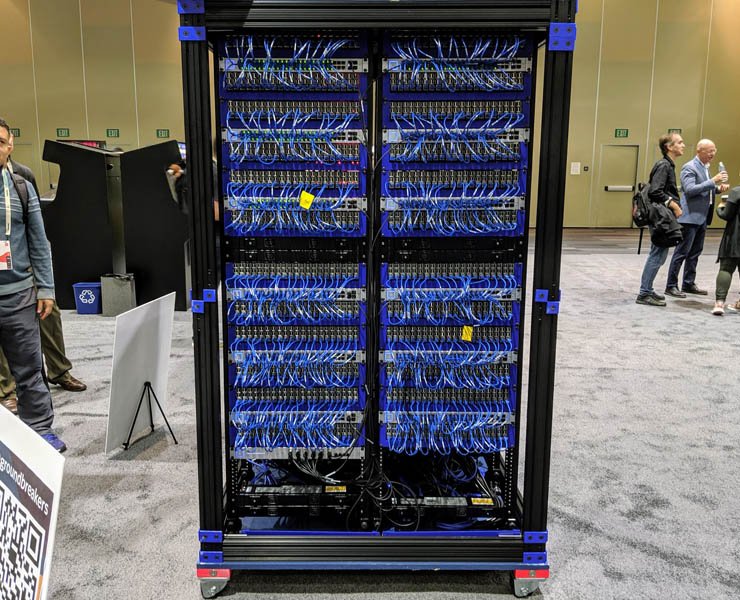 Oracle показала суперкомпьютер из 1060 модулей Raspberry Pi 3 B+