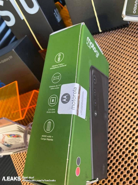 Первая распаковка и живые фото новинки Motorola