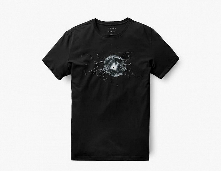 Самоирония Tesla. Компания выпустила «пуленепробиваемую» футболку по мотивам провала испытания стекла пикапа Cybertruck 
