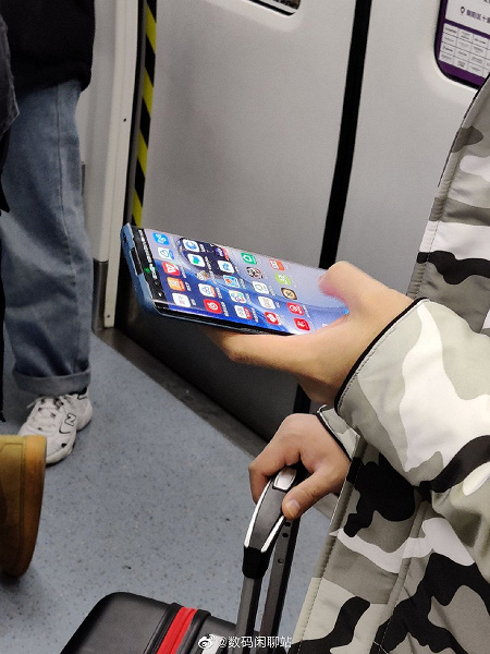Настоящий Huawei P40 Pro засняли в метро