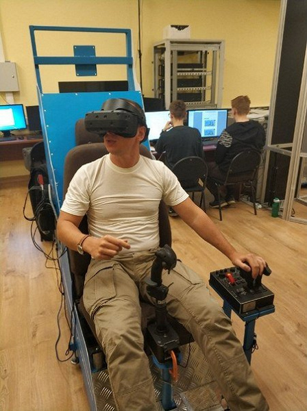 Российским десантникам выдают VR-шлемы для тренировки прыжков с парашютом