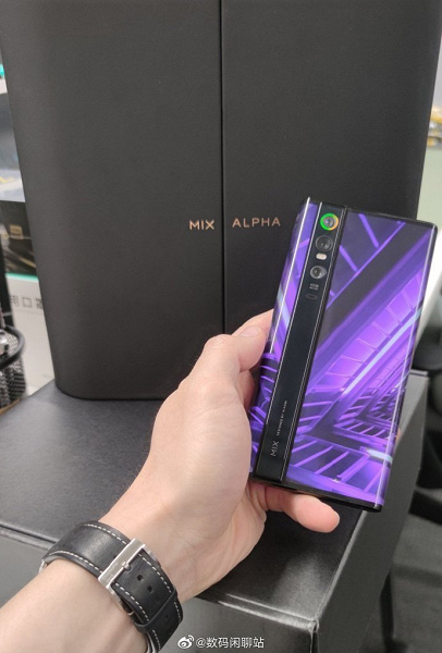 Сотрудник Xiaomi показал новое поколение уникального Mi Mix Alpha с опоясывающим экраном