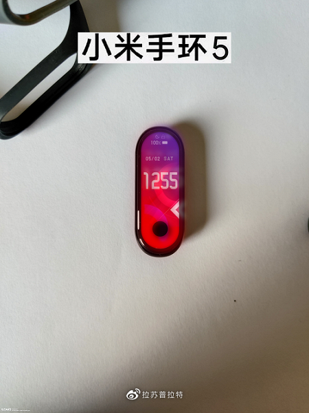Потенциальный умный браслет Xiaomi Mi Band 5 на живых снимках во всей красе. Почти безрамочный и в рабочем состоянии