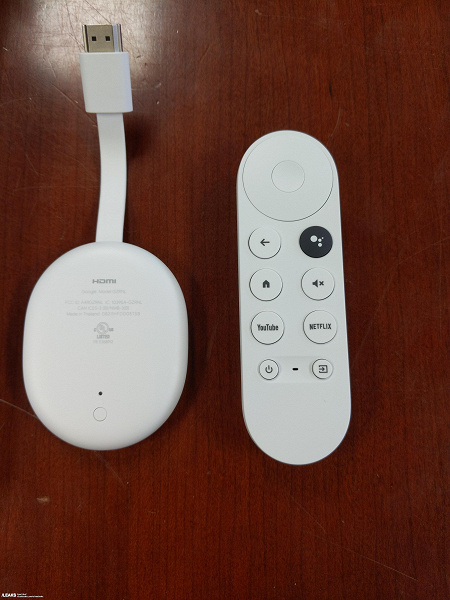 Комплект поставки и первые живые фото нового Google Chromecast