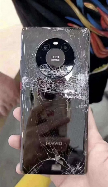 iPhone 12 намного крепче. Huawei Mate 40 Pro провалил тест на падение