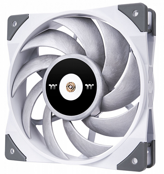 Вентиляторы Thermaltake Toughfan 12 и 14 предложены в белом цвете