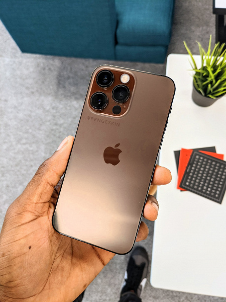 iPhone 13 Pro in bronze and matte black was shown in new images