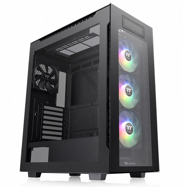 Корпус Thermaltake Divider 550 TG Ultra оснащен жидкокристаллическим дисплеем