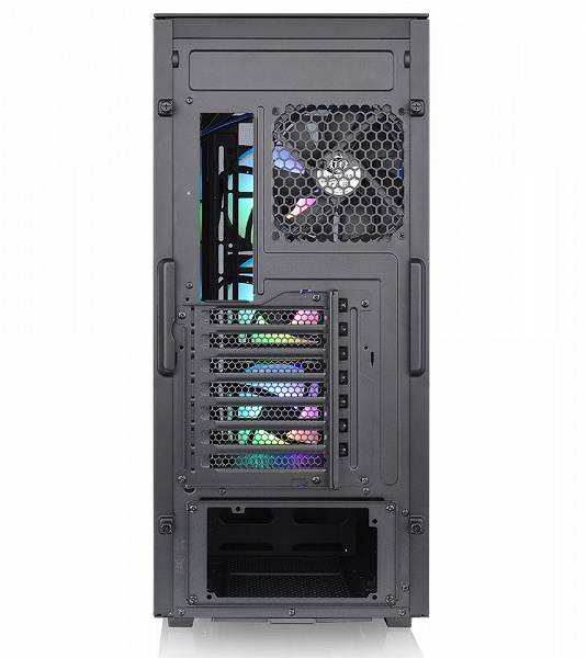 Корпус Thermaltake Divider 550 TG Ultra оснащен жидкокристаллическим дисплеем