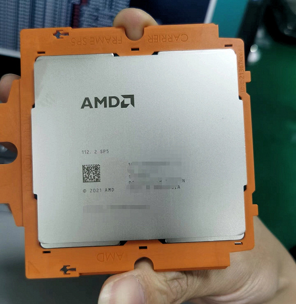 Опубликовано первое фото процессора AMD с 96 или даже 128 ядрами