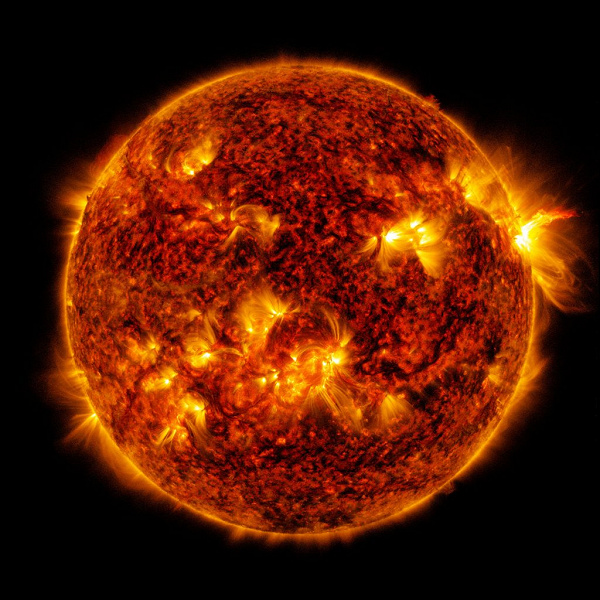 Мощнейшая солнечная вспышка произошла на Солнце