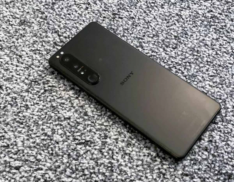 Expensive flagship Sony Xperia 1 IV will be the first Snapdragon 8 Gen 1 smartphone with a 4K screen and will receive a 3.5 mm jack