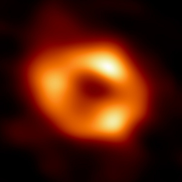 What does the supermassive black hole at the center of our galaxy look like? EHT astronomers have obtained the first photo proving the existence of this object