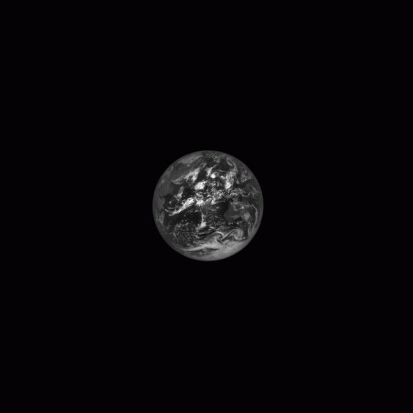 NASA показало Землю и Луну на новых снимках с зонда Lucy