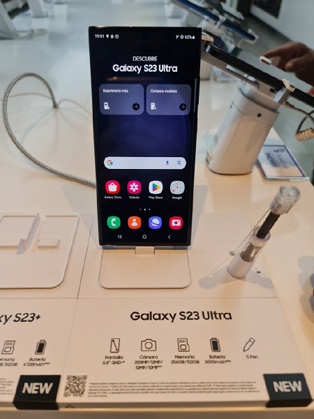Samsung Galaxy S23 Ultra уже появился в магазине. Живые фото и характеристики флагмана