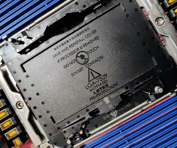 Этим процессорам Intel приписывают до 528 ядер. Появились первые фото процессорного разъёма LGA-7529 для Xeon Sierra Forest