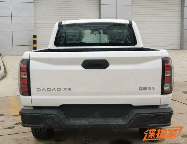 Представлен «китайский Ford F-150». Живые фото и подробности о новом пикапе Jiangling Motors Dadao