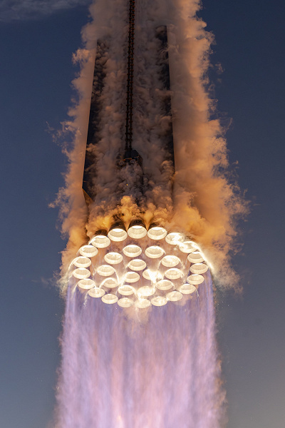 Илон Маск показал четыре готовых корабля SpaceX Starship. Двигатели Raptor следующего поколения на подходе