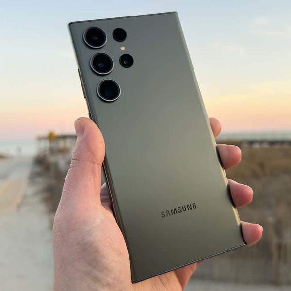 Вышло обновление для Samsung Galaxy S23: смартфоны получили новую функцию передачи видеозвонков на планшеты