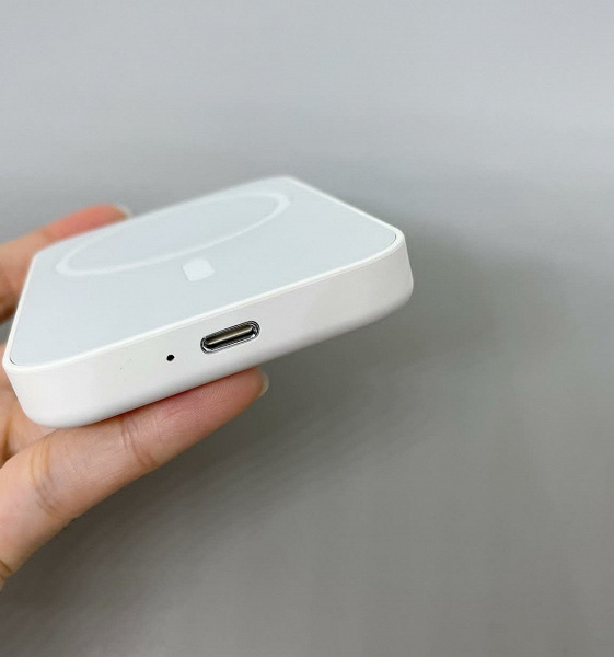 Производители контрафактной продукции для iPhone уже готовы к выпуску аккумуляторной батареи MagSafe и USB-C