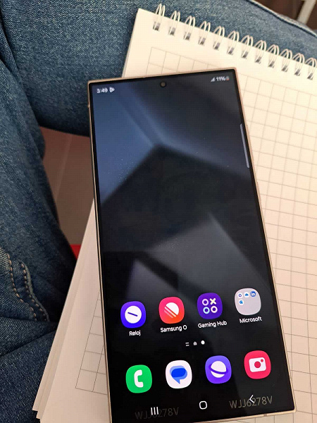 На фото впервые показали Samsung Galaxy S24 Ultra во включенном состоянии, также показаны эксклюзивные цвета Galaxy S24 Ultra