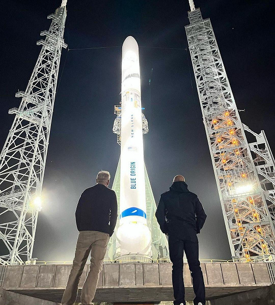 Первые фото ракеты New Glenn на стартовой площадке: Blue Origin готовится к испытаниям