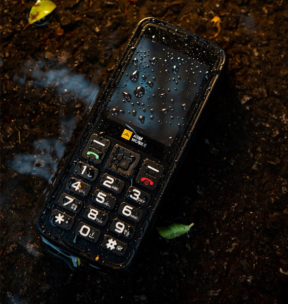Nokia 3310 уже нет, а дело неубиваемых телефонов живет. Представлен AGM M9: IP68/IP69K, экран 2,4 дюйма, 1000 мАч — за 30 долларов