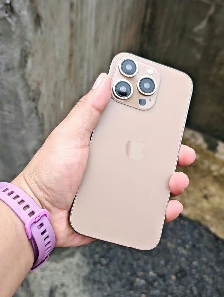 iPhone 16 Pro в новом цвете представлен на живых фото