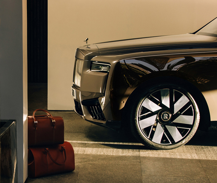 У российских дилеров появились Rolls-Royce Cullinan 2025 — очень-очень дорого