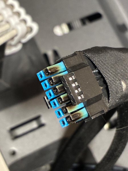 Не только RTX 5090: разъем 12V-2×6 оплавился на новой Radeon RX 9070 XT Не только RTX 5090: разъем 12V-2×6 оплавился на новой Radeon RX 9070 XT