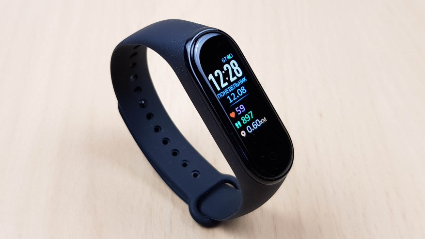 TomTop: Обзор Xiaomi Mi Band 4: эволюция или революция? Сравнение с Mi Band 3 и Mi Band 2