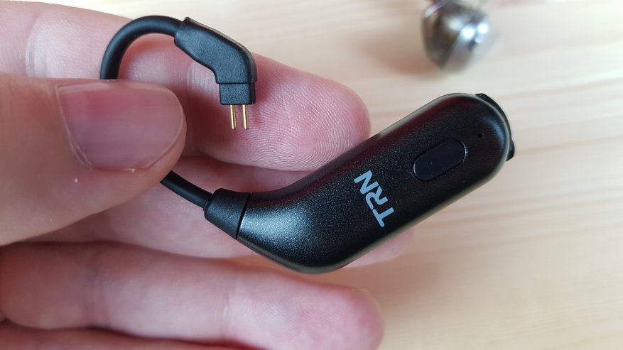 TRN BT20S: Được làm bằng tai nghe Bluetooth có dây 5