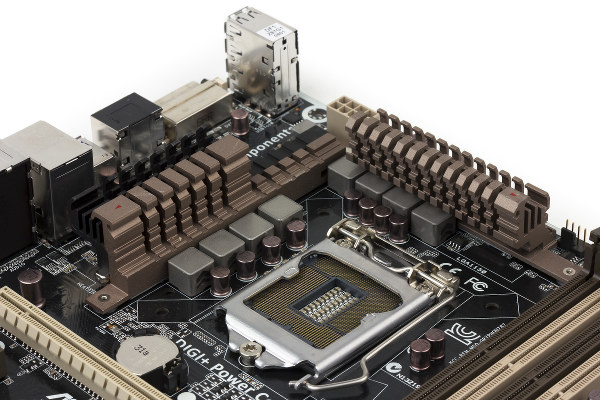 Внешний вид материнской платы ASUS Gryphon Z87