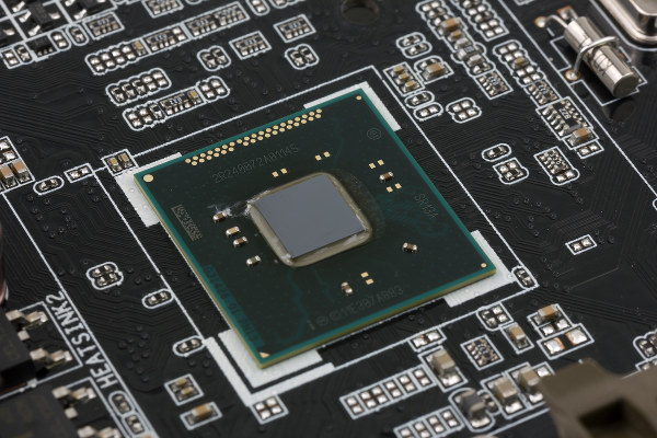 Чипсет материнской платы ASUS Gryphon Z87