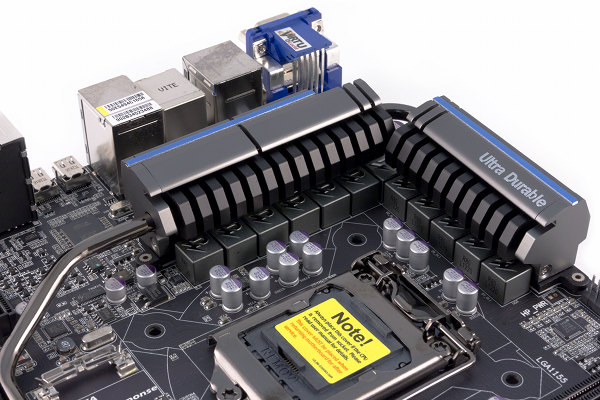 Внешний вид материнской платы Gigabyte Z77X-UP5 TH