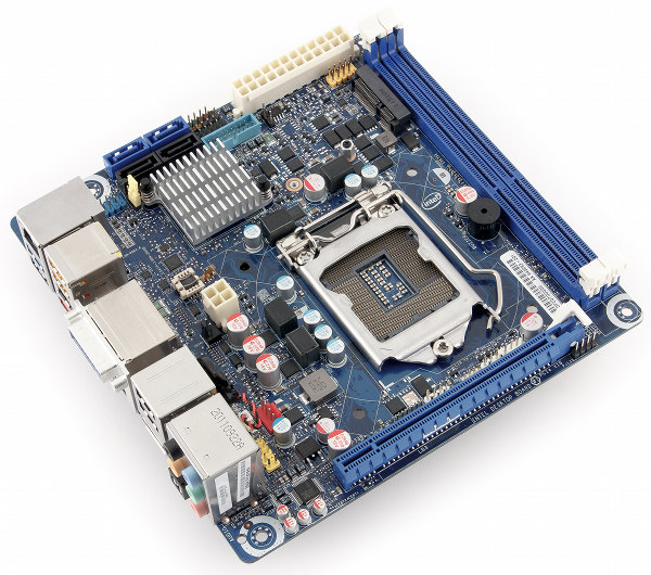 Внешний вид материнской платы Intel DH77DF