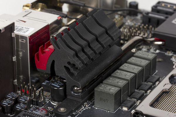 Внешний вид материнской платы MSI Z87I Gaming AC